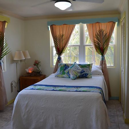 Graham'S Place Guanaja Екстериор снимка