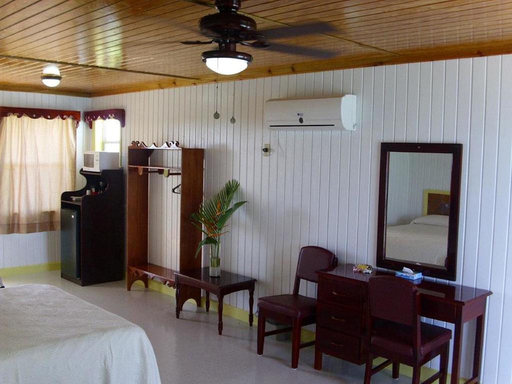 Graham'S Place Guanaja Стая снимка