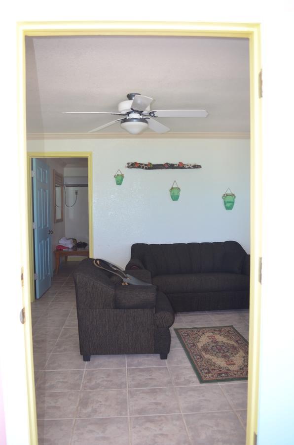 Graham'S Place Guanaja Екстериор снимка