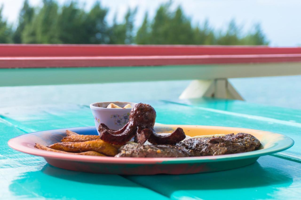Graham'S Place Guanaja Екстериор снимка